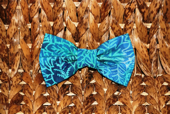 Pet bow tie - Blue Leaves